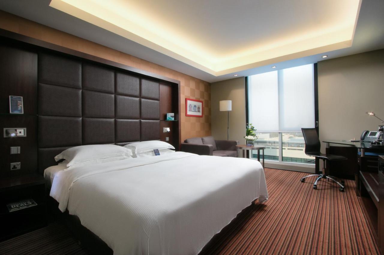 Radisson Blu Hotel, Dubai Media City ภายนอก รูปภาพ